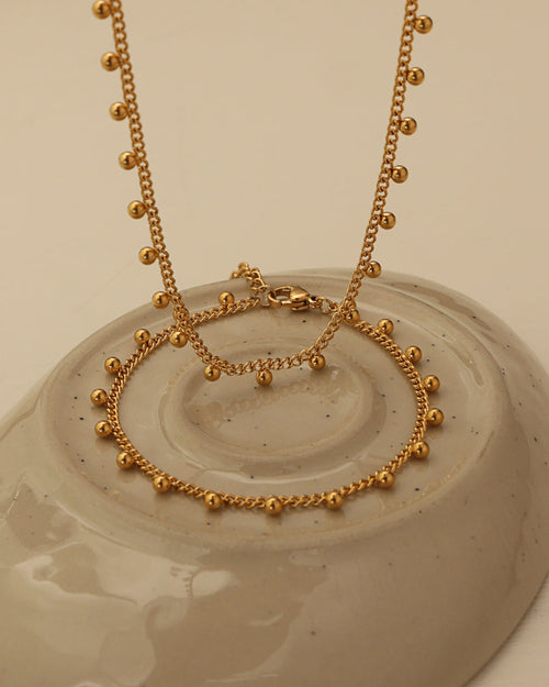 Detalle de pulsera Rocío Dorado con acabado dorado