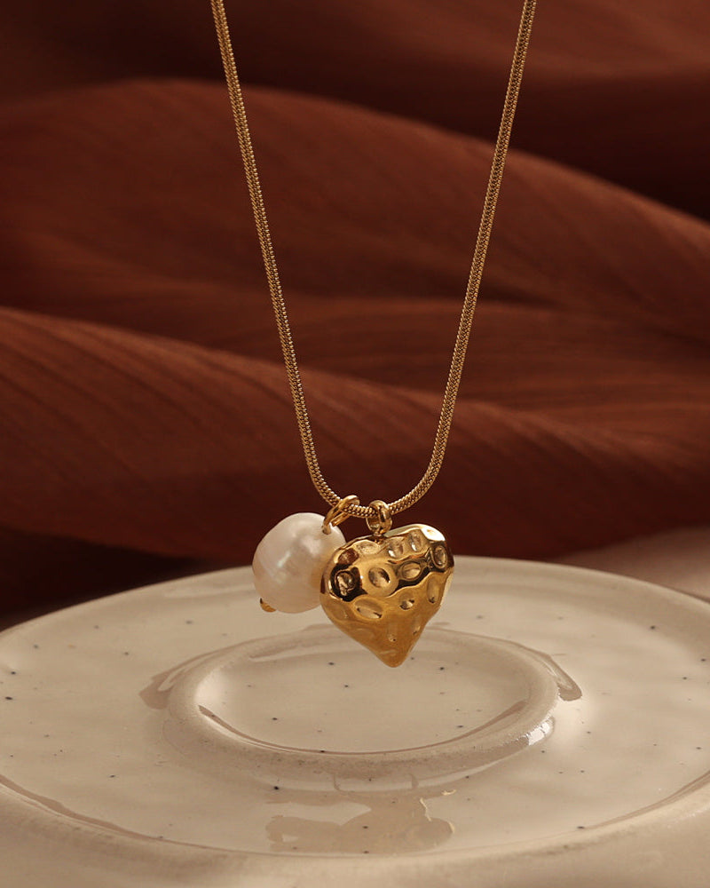 Vista adicional de collar Corazón Perlado de Xihe By Dm