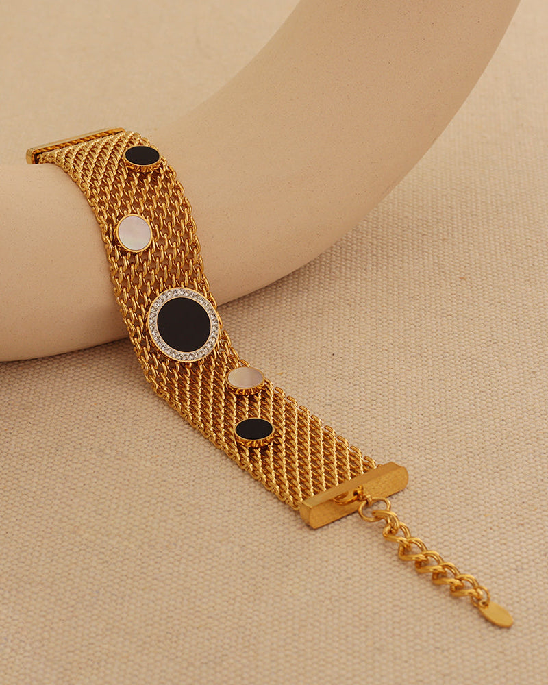 Detalle de pulsera Eclipse Dorado con acabado dorado